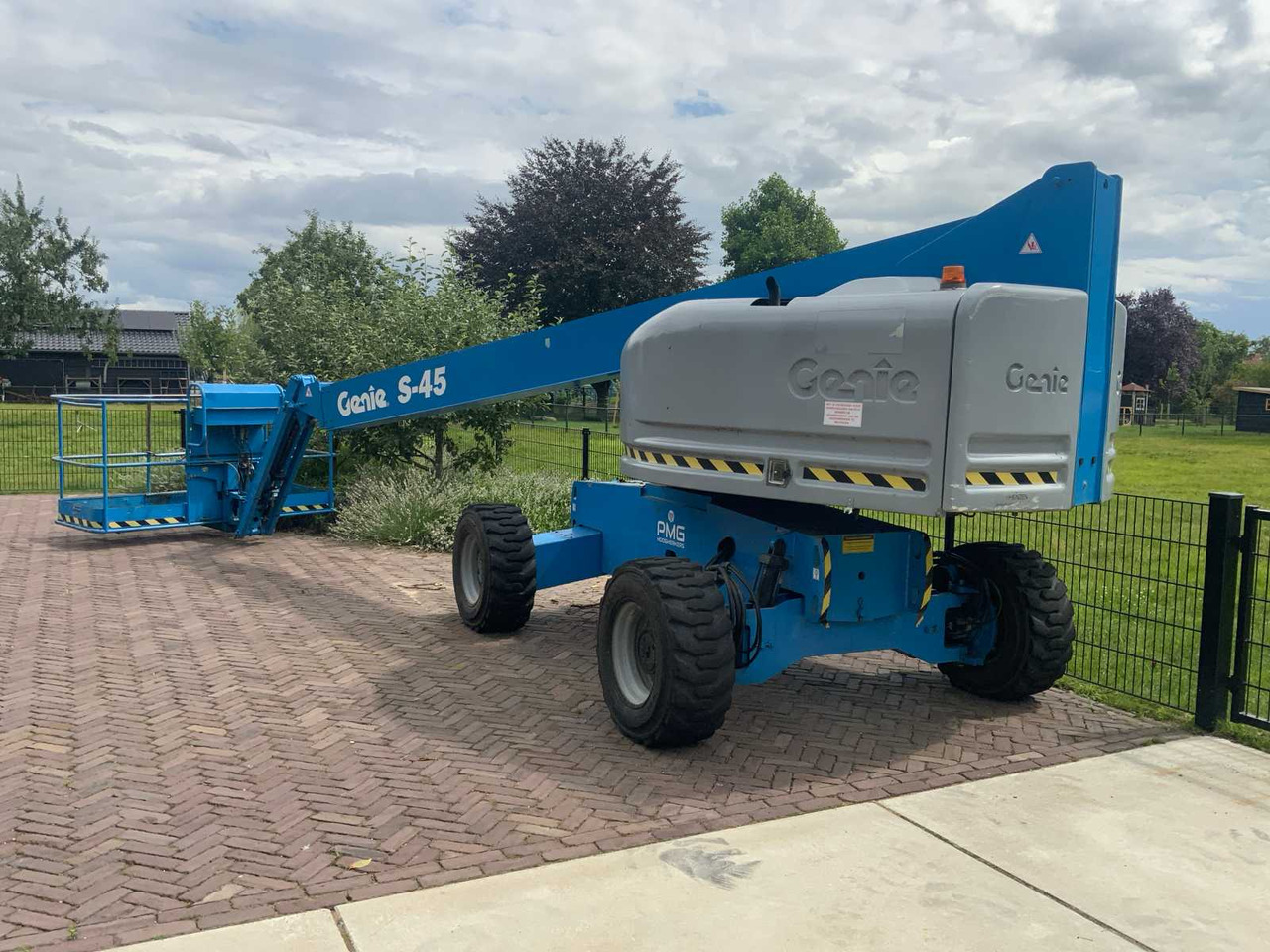 Genie S-45 - Nacelle: photos 1 Genie S-45 - Nacelle: photos 1