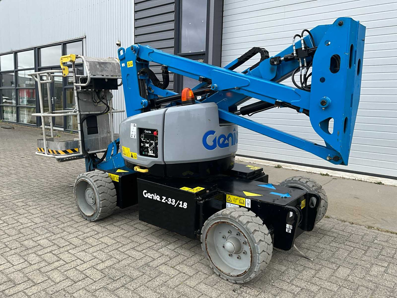 Genie Z-33/18 - Nacelle: photos 4 Genie Z-33/18 - Nacelle: photos 4