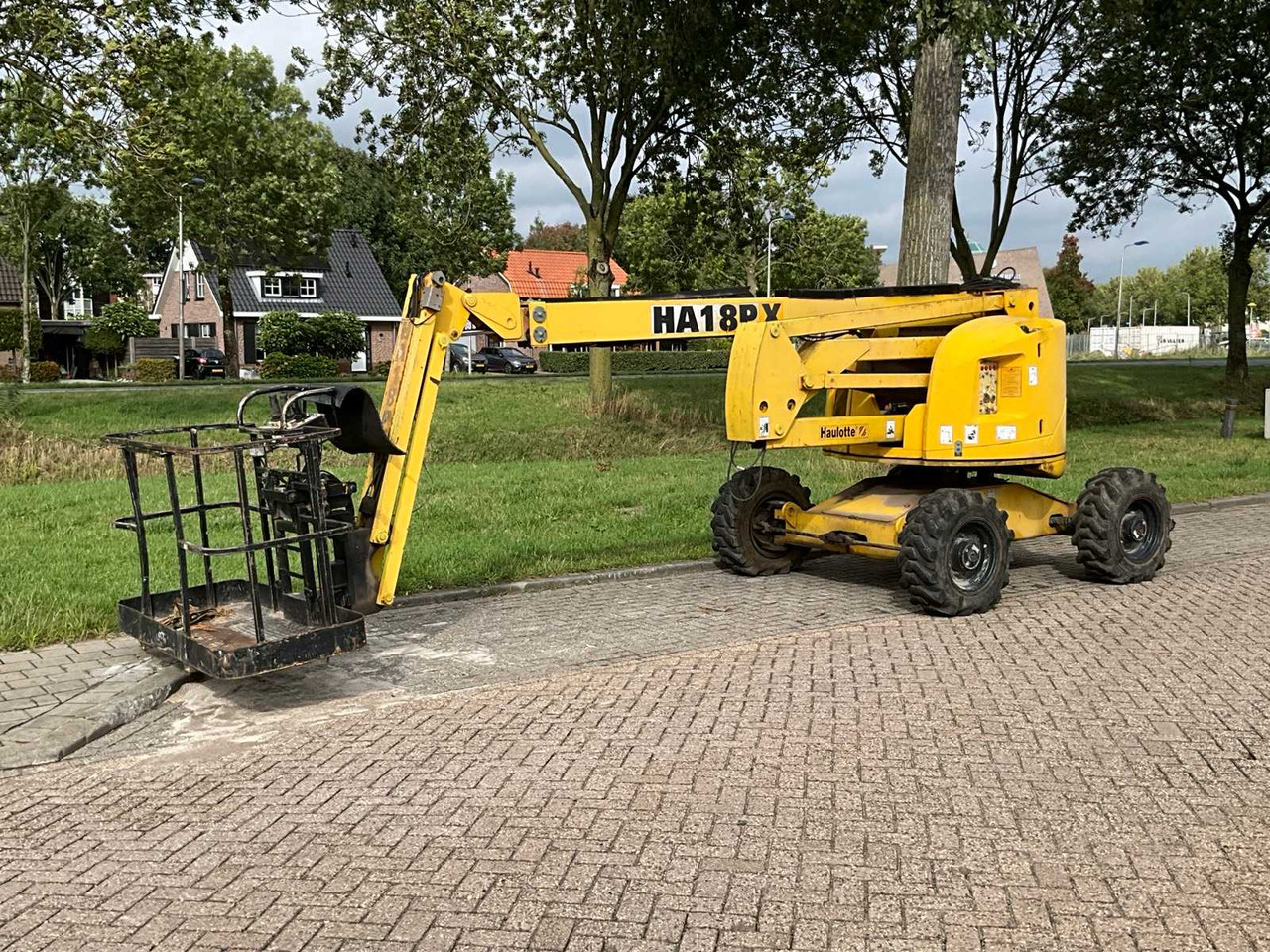 Haulotte HA18PX - Nacelle: photos 1 Haulotte HA18PX - Nacelle: photos 1