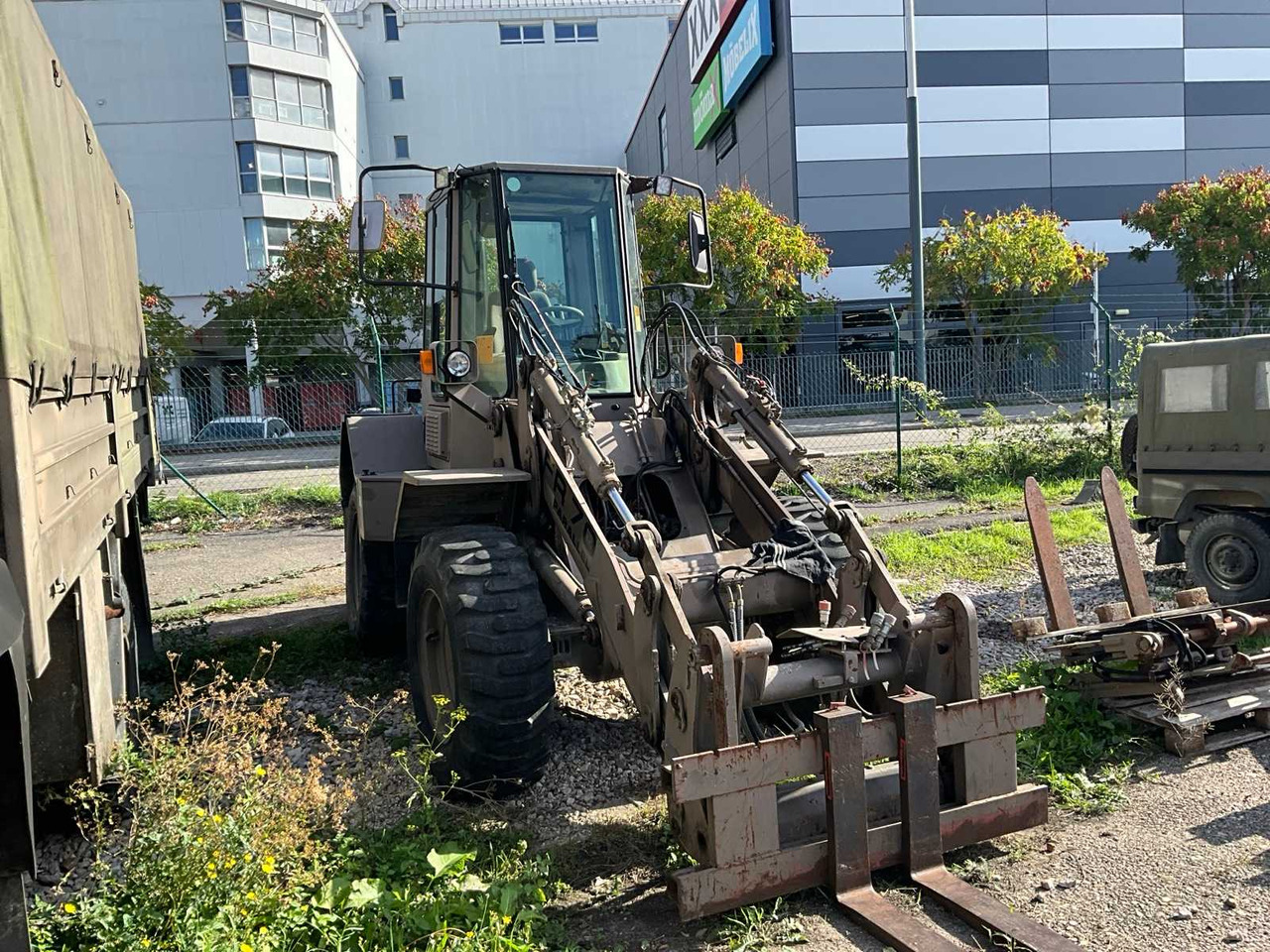 Hitachi FR 70PL Radlader mit Zubehör - Chargeuse sur pneus: photos 3 Hitachi FR 70PL Radlader mit Zubehör - Chargeuse sur pneus: photos 3