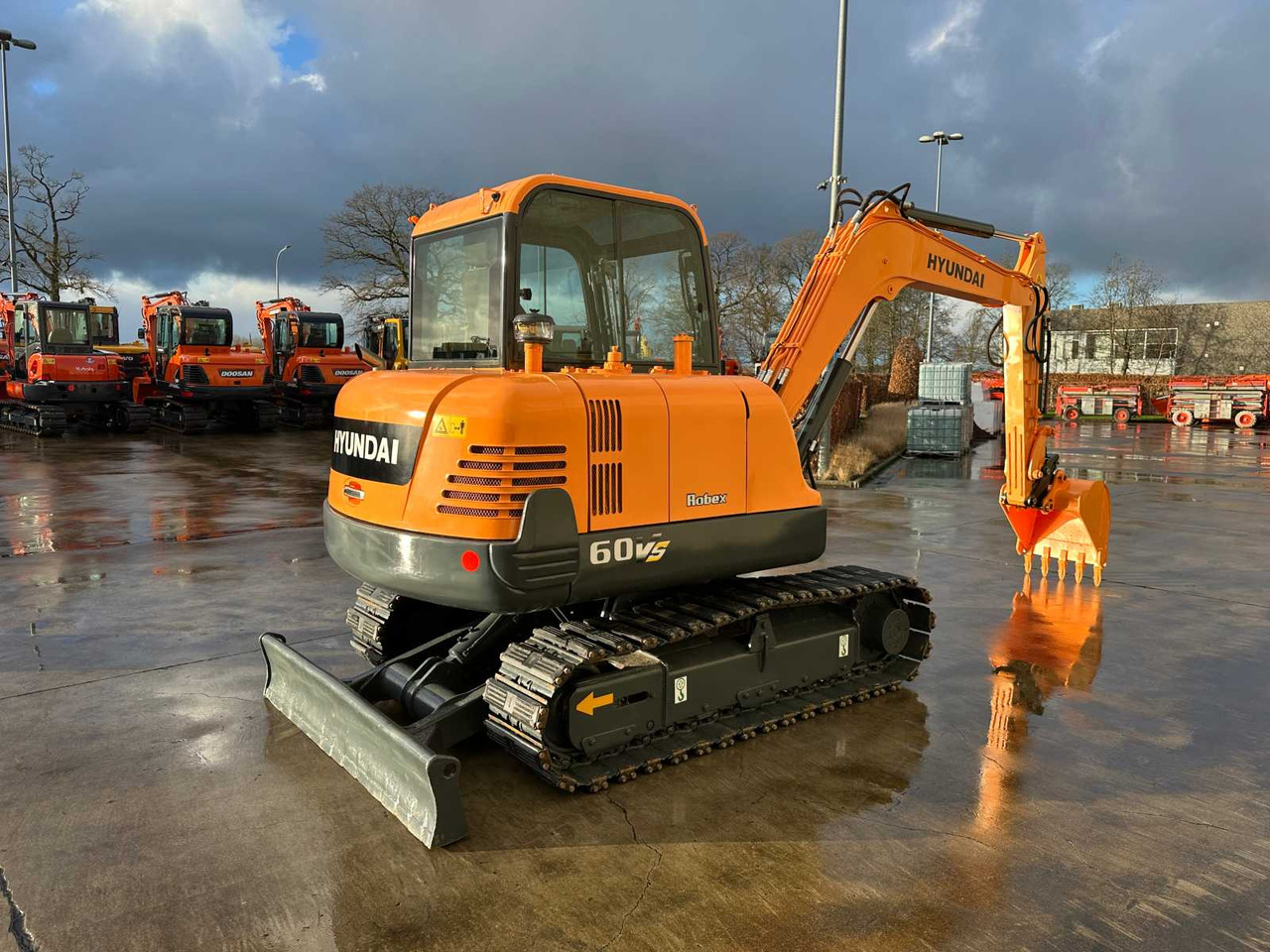 Hyundai R60VS - Pelle sur chenille: photos 4 Hyundai R60VS - Pelle sur chenille: photos 4