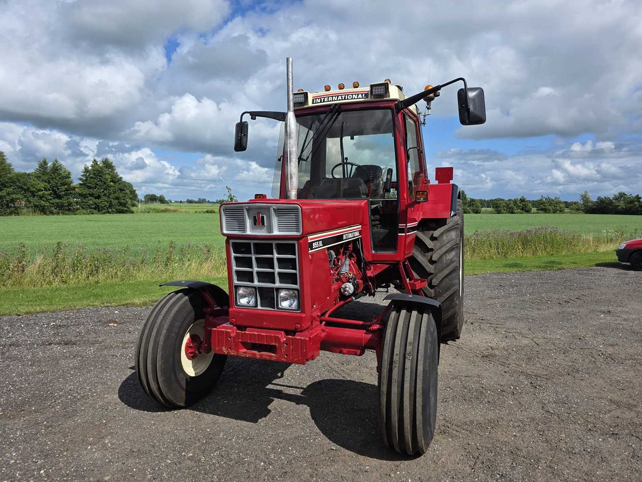 International 955 XL - Tracteur agricole: photos 3 International 955 XL - Tracteur agricole: photos 3