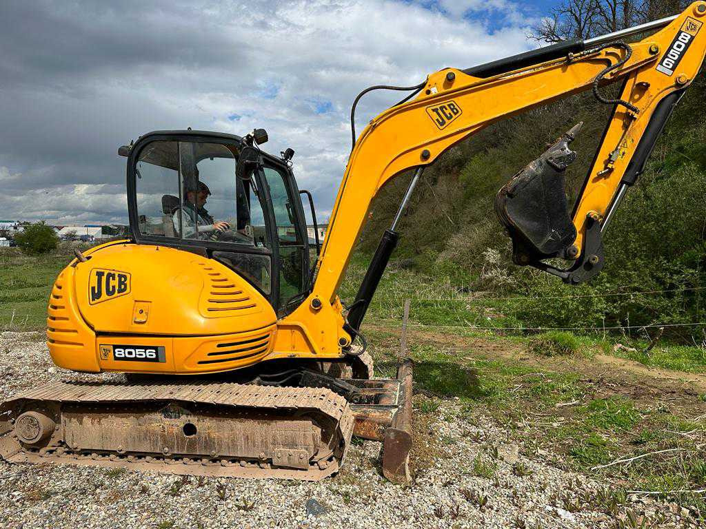 JCB 8056 - TRACKED EXCAVATOR - 2011 - Pelle: photos 1 JCB 8056 - TRACKED EXCAVATOR - 2011 - Pelle: photos 1