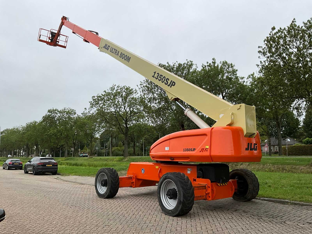 JLG 1350SJP - Nacelle: photos 2 JLG 1350SJP - Nacelle: photos 2