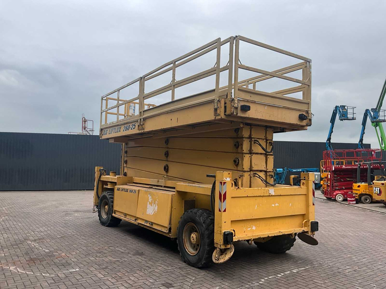 JLG Liftlux 260-25D4WDS/P - Nacelle: photos 3 JLG Liftlux 260-25D4WDS/P - Nacelle: photos 3