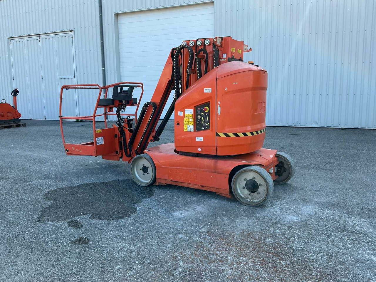 JLG Toucan 12E - Nacelle: photos 1 JLG Toucan 12E - Nacelle: photos 1