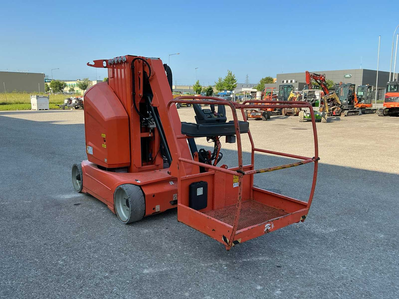JLG Toucan 12E - Nacelle: photos 3 JLG Toucan 12E - Nacelle: photos 3