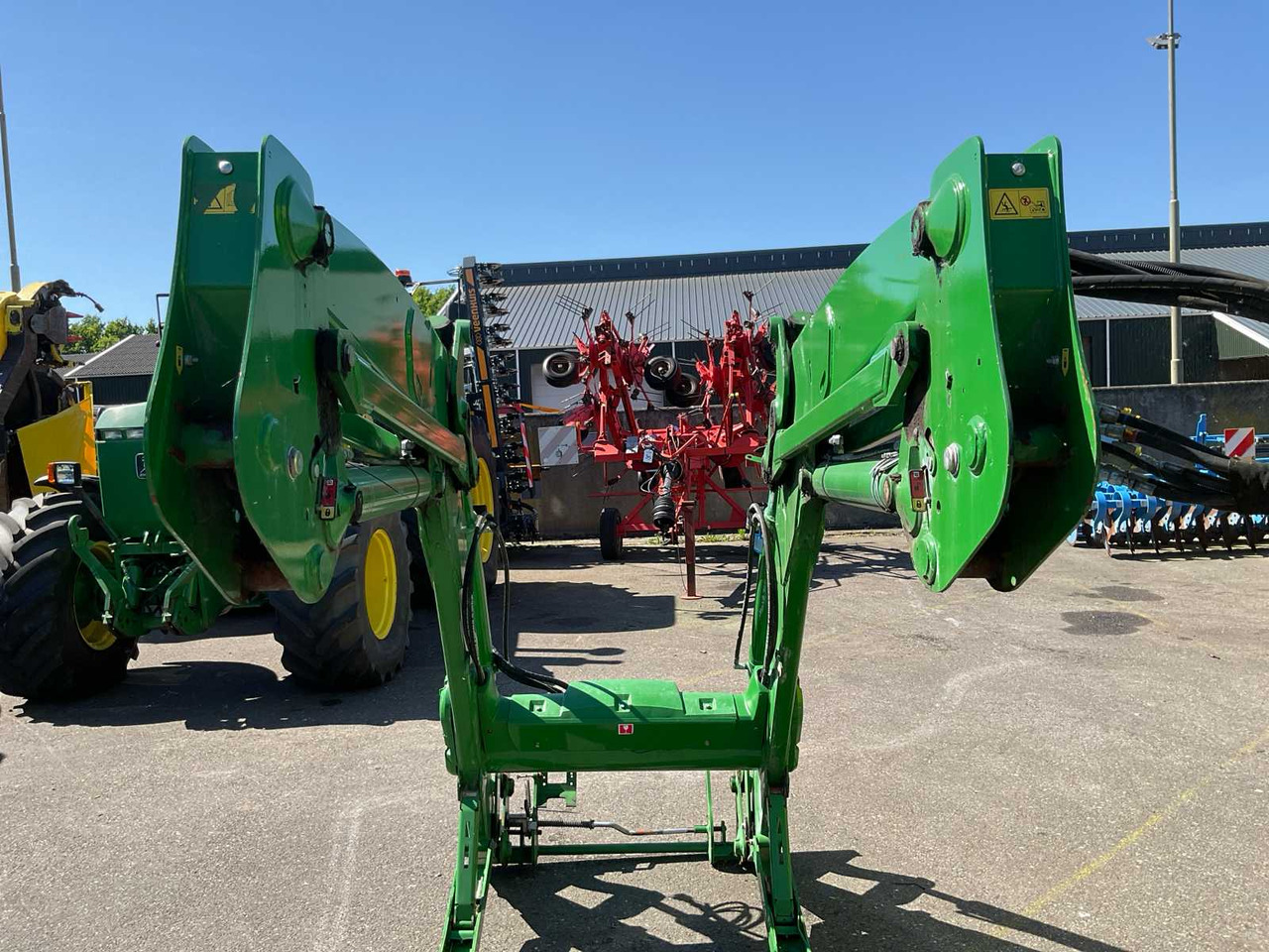 John Deere 663R - Chargeur frontal pour tracteur: photos 4 John Deere 663R - Chargeur frontal pour tracteur: photos 4