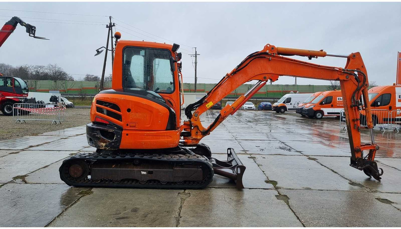 KUBOTA - U55-4 KGLS2 - MIDI-EXCAVATOR - 2015 (135400102) - Pelle: photos 5 KUBOTA - U55-4 KGLS2 - MIDI-EXCAVATOR - 2015 (135400102) - Pelle: photos 5