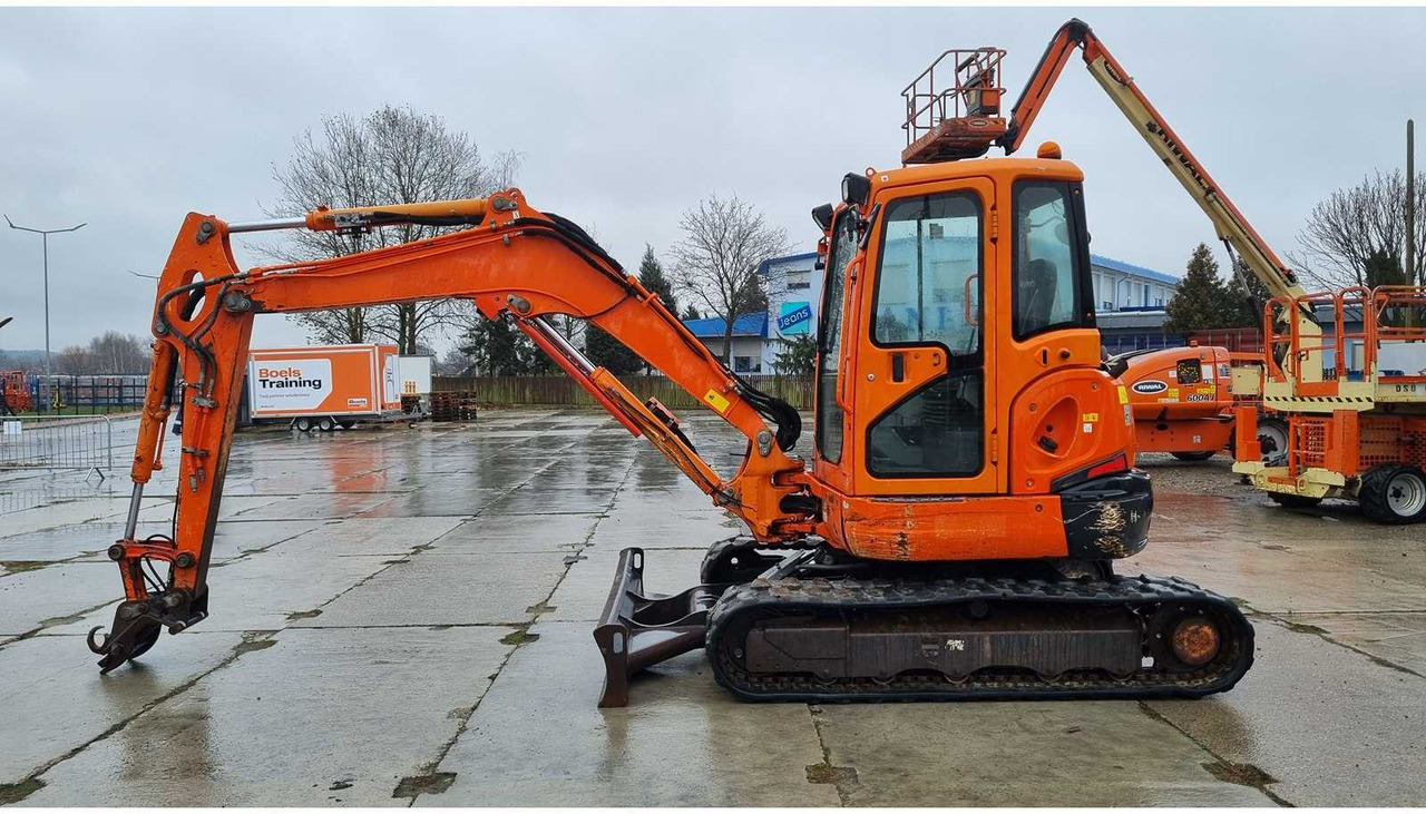 KUBOTA - U55-4 KGLS2 - MIDI-EXCAVATOR - 2015 (135400102) - Pelle: photos 1 KUBOTA - U55-4 KGLS2 - MIDI-EXCAVATOR - 2015 (135400102) - Pelle: photos 1