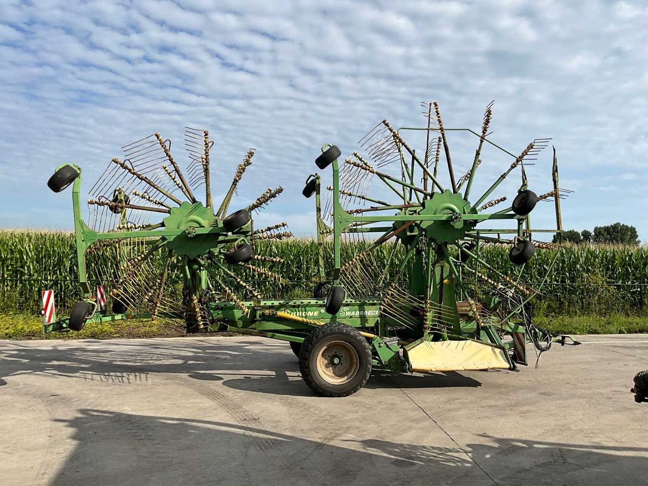 Krone Swadro 1250 - Matériel de fenaison: photos 4 Krone Swadro 1250 - Matériel de fenaison: photos 4
