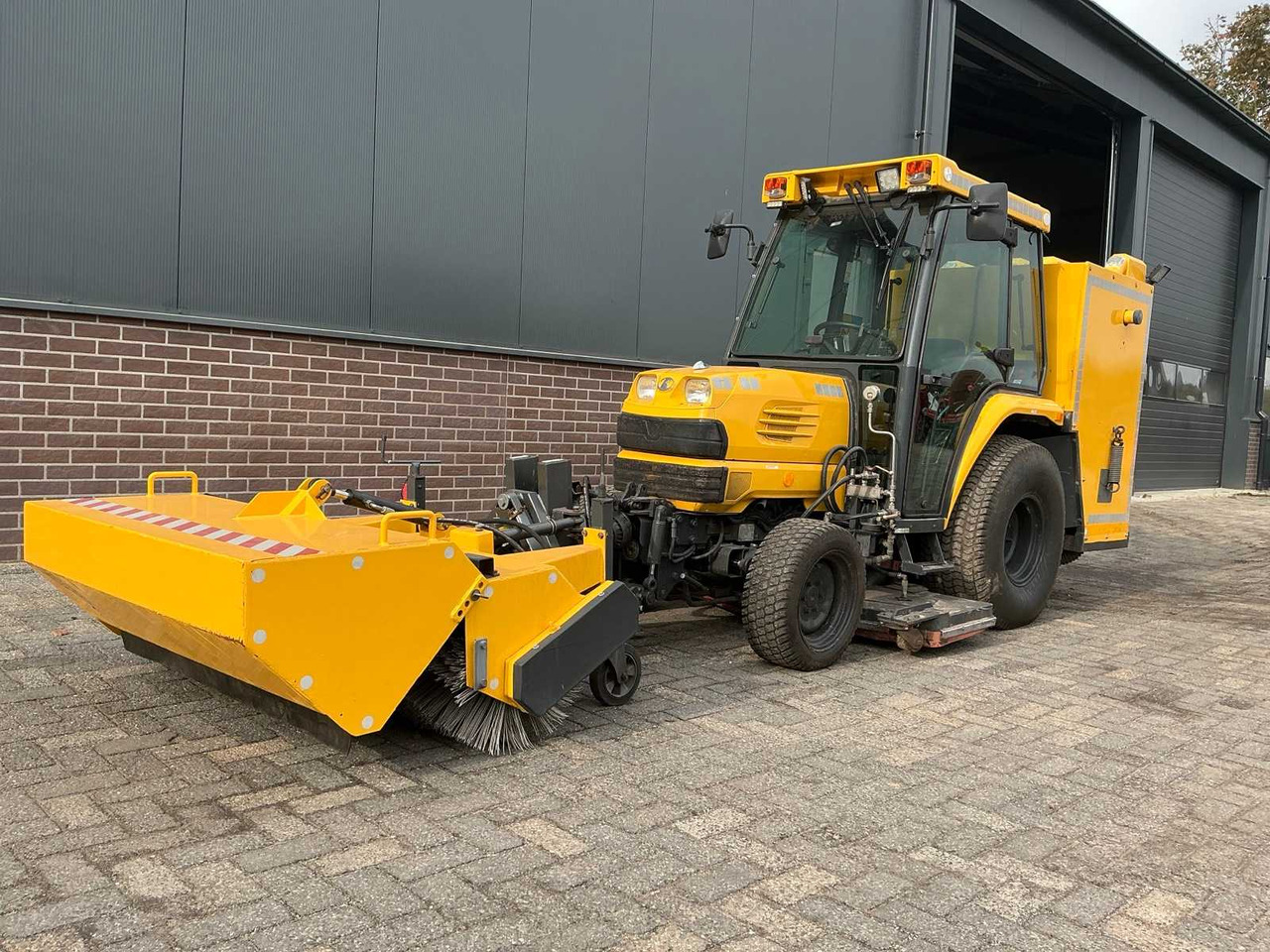 Kubota STV40 - Micro tracteur: photos 1 Kubota STV40 - Micro tracteur: photos 1