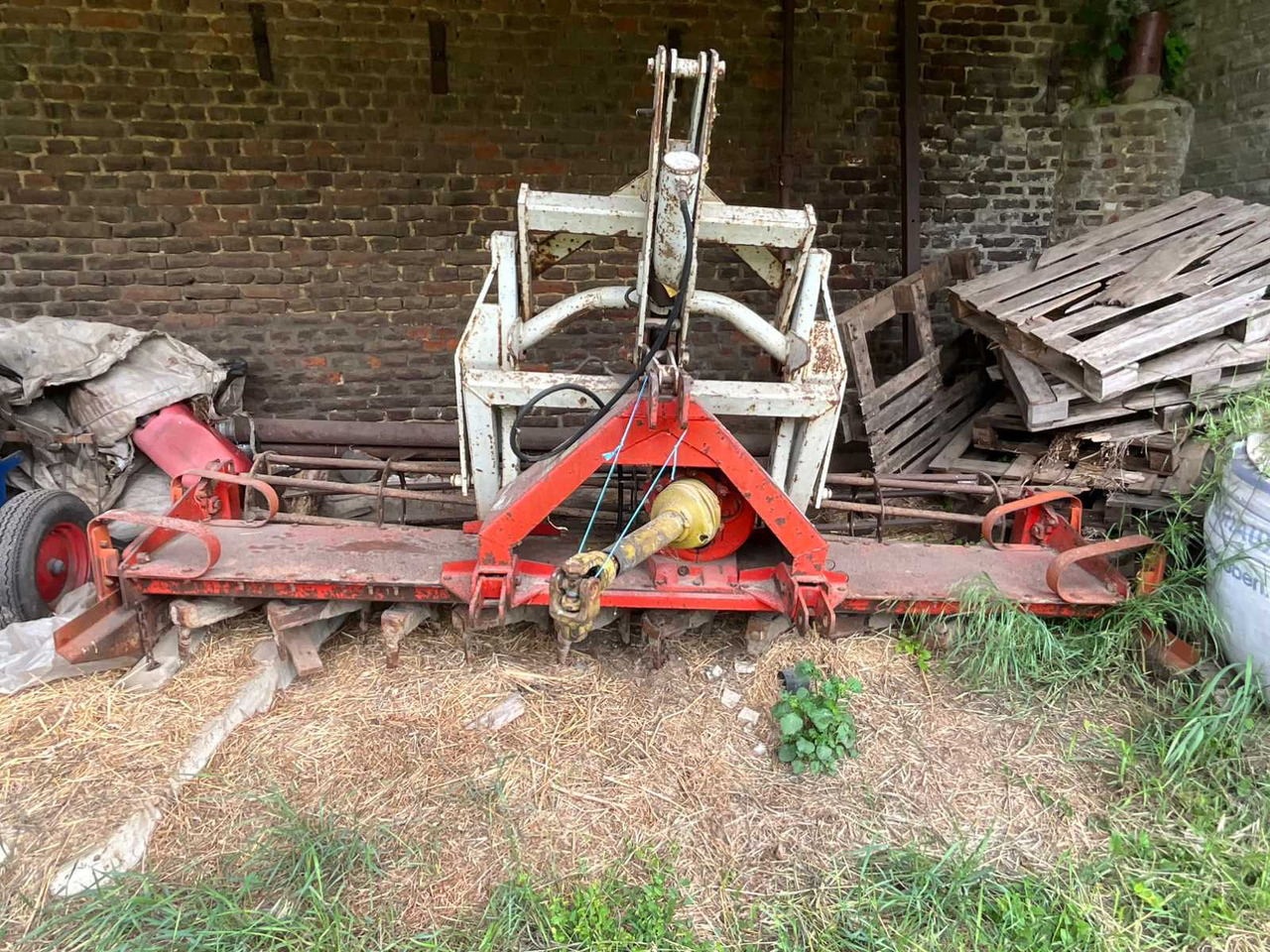 Kuhn HR300 - Herse rotative: photos 3 Kuhn HR300 - Herse rotative: photos 3