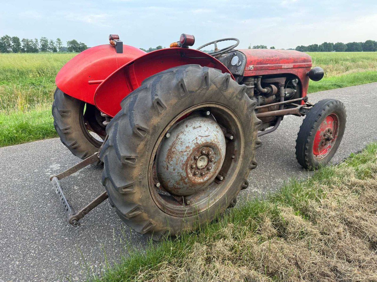 Massey Ferguson 20 - Tracteur agricole: photos 3 Massey Ferguson 20 - Tracteur agricole: photos 3