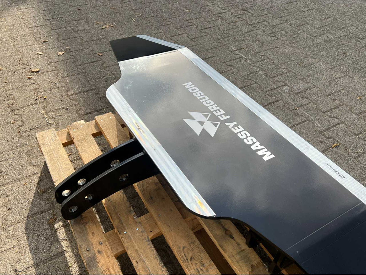 Massey Ferguson frontbumper - veiligheidsbumper - Chargeur frontal pour tracteur: photos 5 Massey Ferguson frontbumper - veiligheidsbumper - Chargeur frontal pour tracteur: photos 5