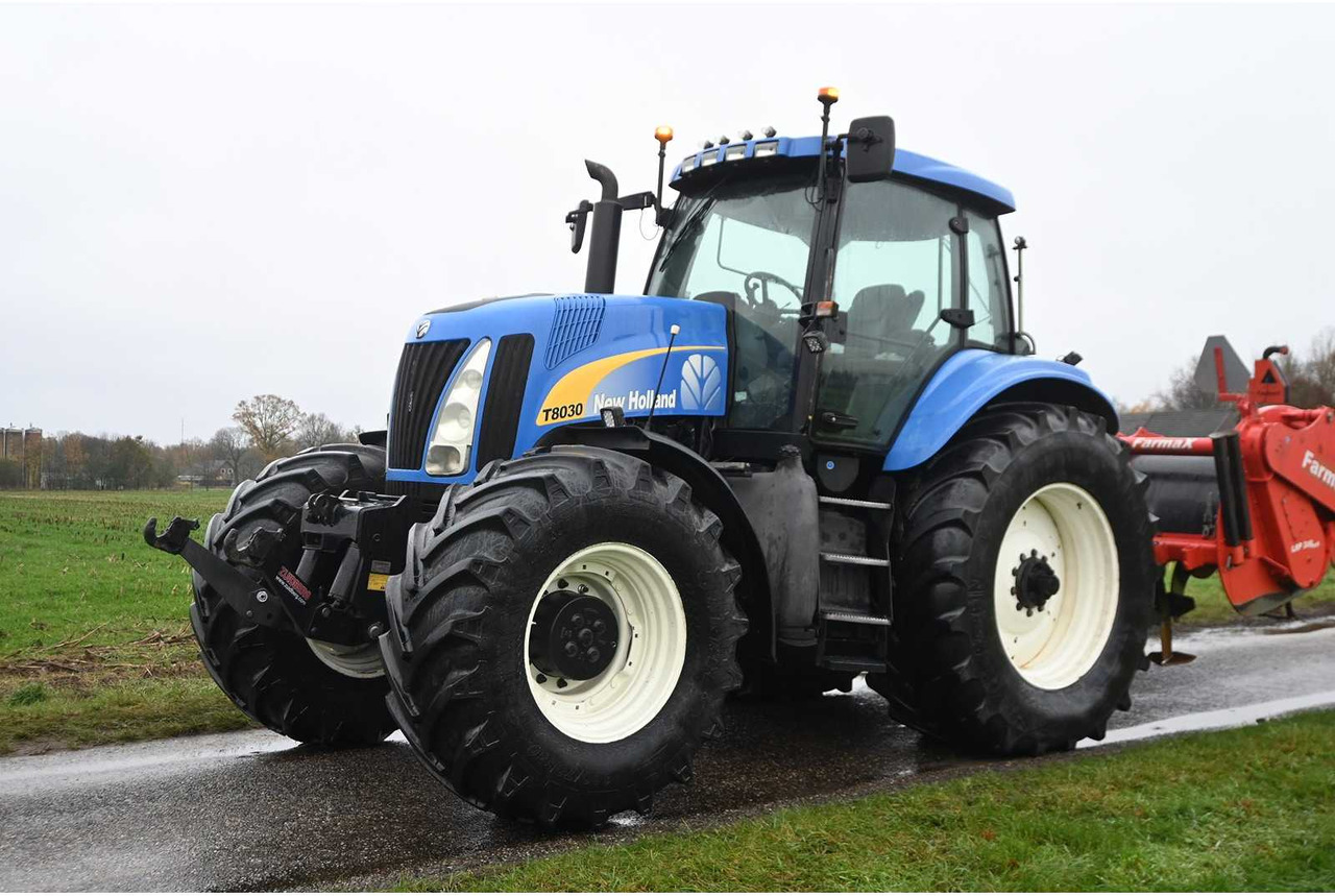 NEW HOLLAND - 2003 - TG230 - ALL-WHEEL DRIVE FARM TRACTOR - Tracteur agricole: photos 1 NEW HOLLAND - 2003 - TG230 - ALL-WHEEL DRIVE FARM TRACTOR - Tracteur agricole: photos 1