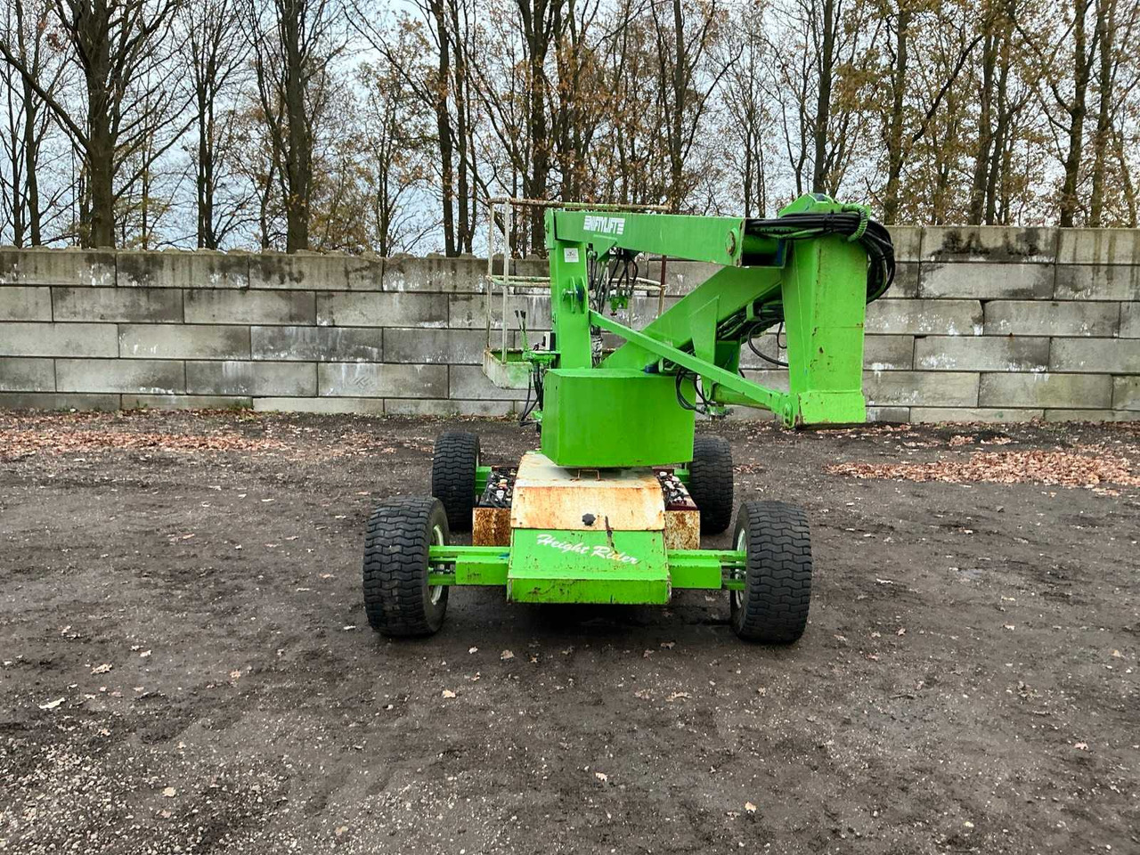 NIFTYLIFT AERIAL PLATFORM DEFECTIVE - Nacelle: photos 4 NIFTYLIFT AERIAL PLATFORM DEFECTIVE - Nacelle: photos 4