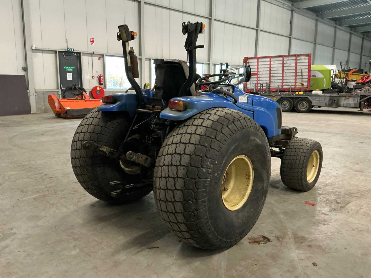 New Holland Boomer 2035 - Micro tracteur: photos 5 New Holland Boomer 2035 - Micro tracteur: photos 5