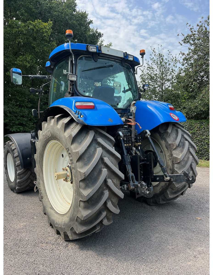 New Holland T7040 4WD SA - Tracteur agricole: photos 4 New Holland T7040 4WD SA - Tracteur agricole: photos 4