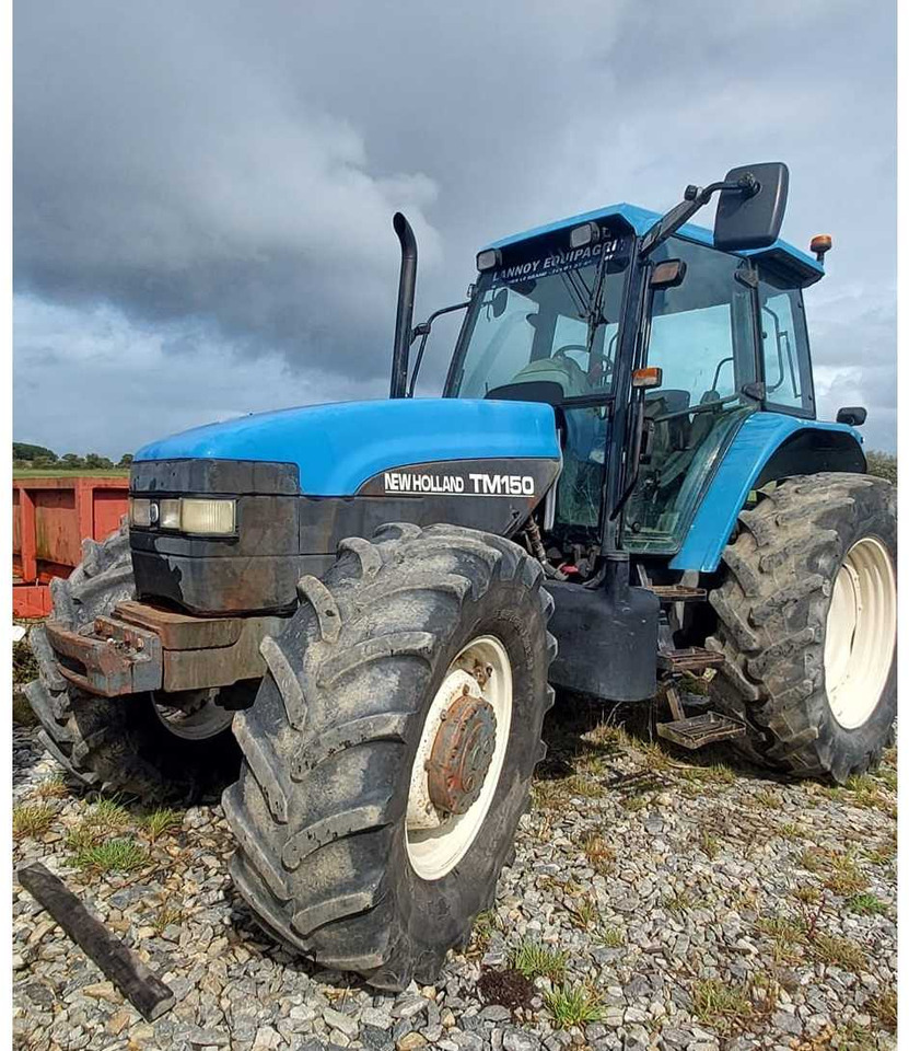 New Holland TM150 - Tracteur agricole: photos 4 New Holland TM150 - Tracteur agricole: photos 4