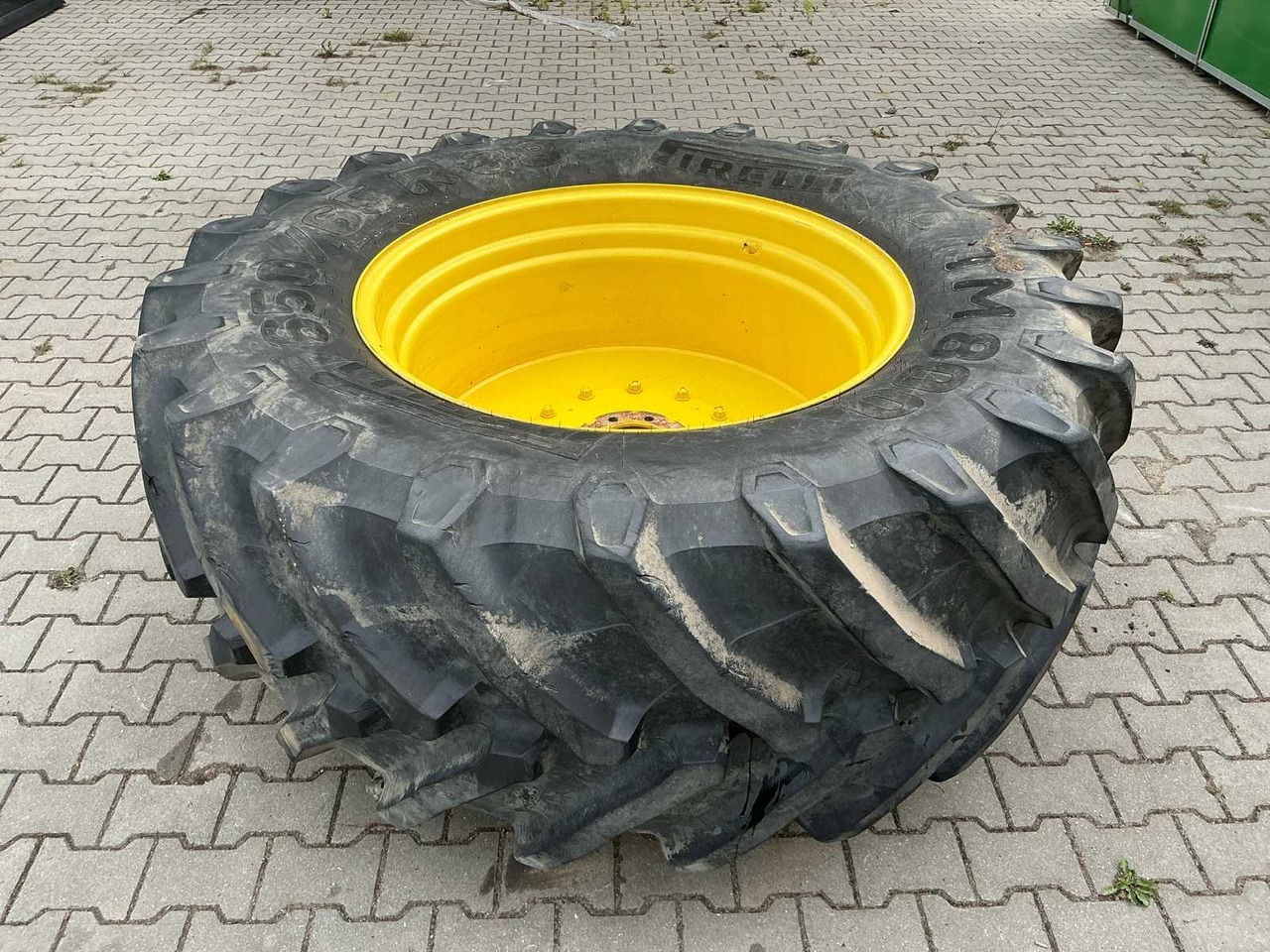 Pirelli TM800 - Pneus et jantes pour Tracteur agricole: photos 5 Pirelli TM800 - Pneus et jantes pour Tracteur agricole: photos 5