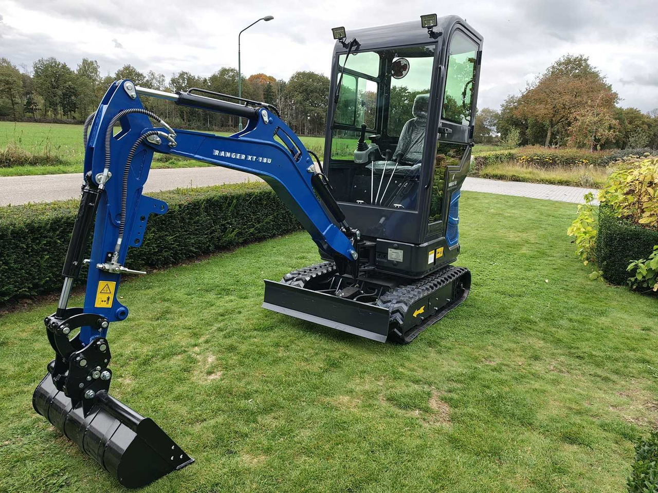 RANGER XT-18U - Mini pelle: photos 1 RANGER XT-18U - Mini pelle: photos 1