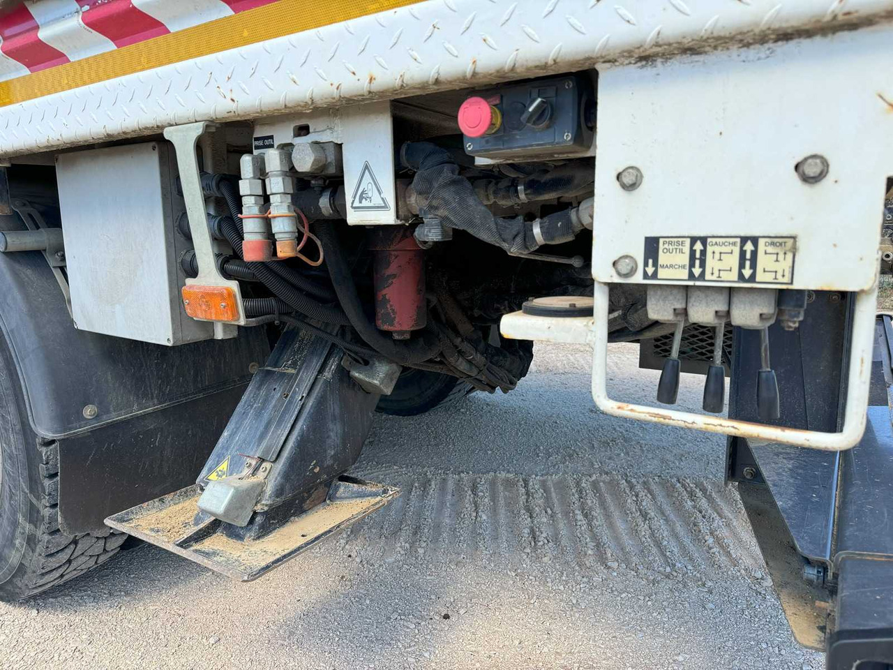 Camion plateau, Camion grue Risa Renault D14 G2T TARIÈRE: photos 22