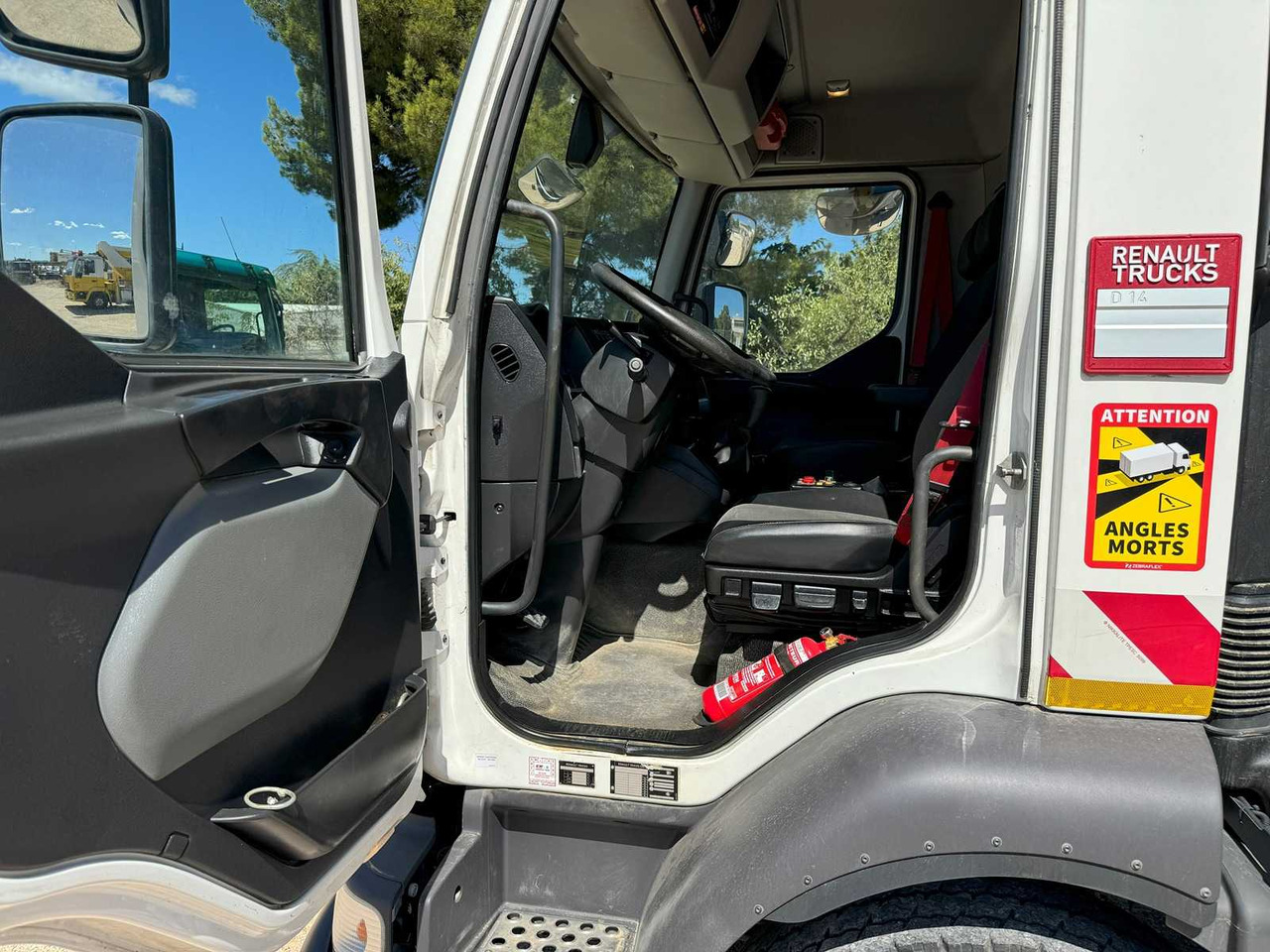 Camion plateau, Camion grue Risa Renault D14 G2T TARIÈRE: photos 36