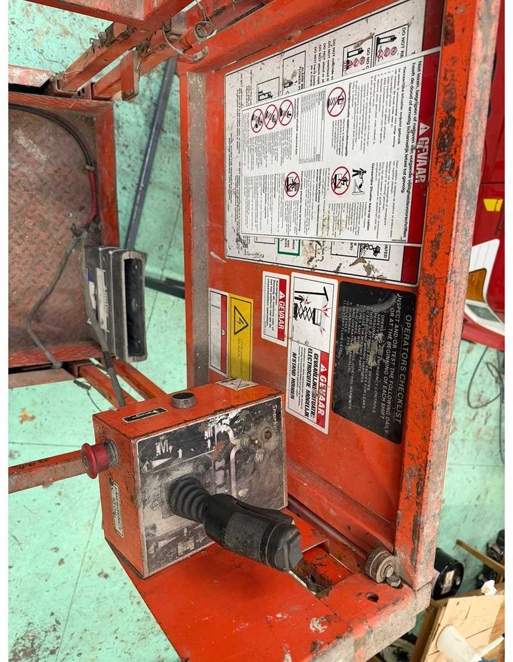 SNORKEL - S1930 - AERIAL PLATFORM - Nacelle: photos 3 SNORKEL - S1930 - AERIAL PLATFORM - Nacelle: photos 3