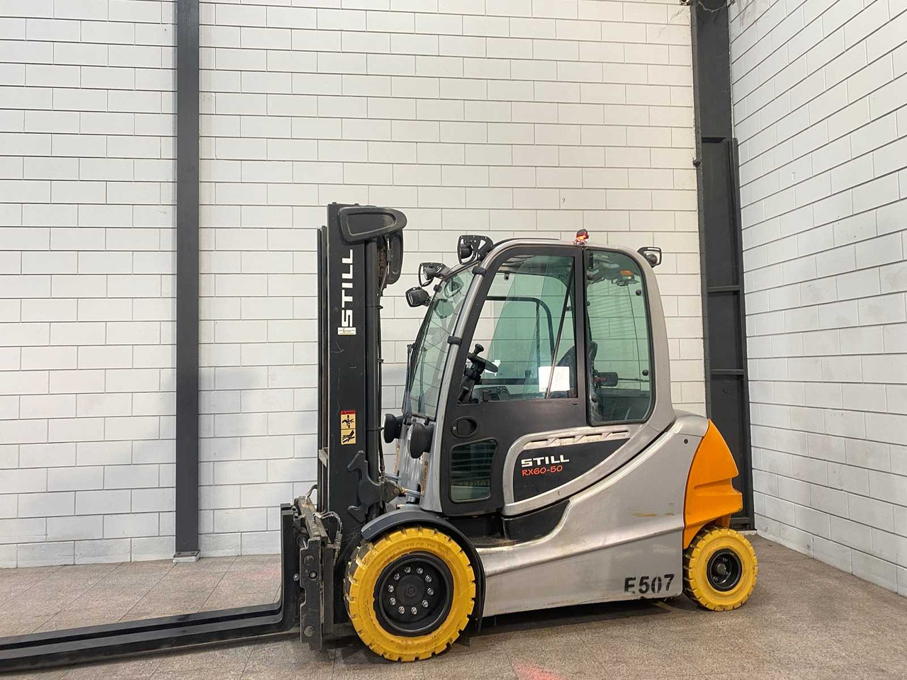 STILL - 2017 - RX60-50 - FORKLIFT TRUCK - Chariot élévateur: photos 1 STILL - 2017 - RX60-50 - FORKLIFT TRUCK - Chariot élévateur: photos 1