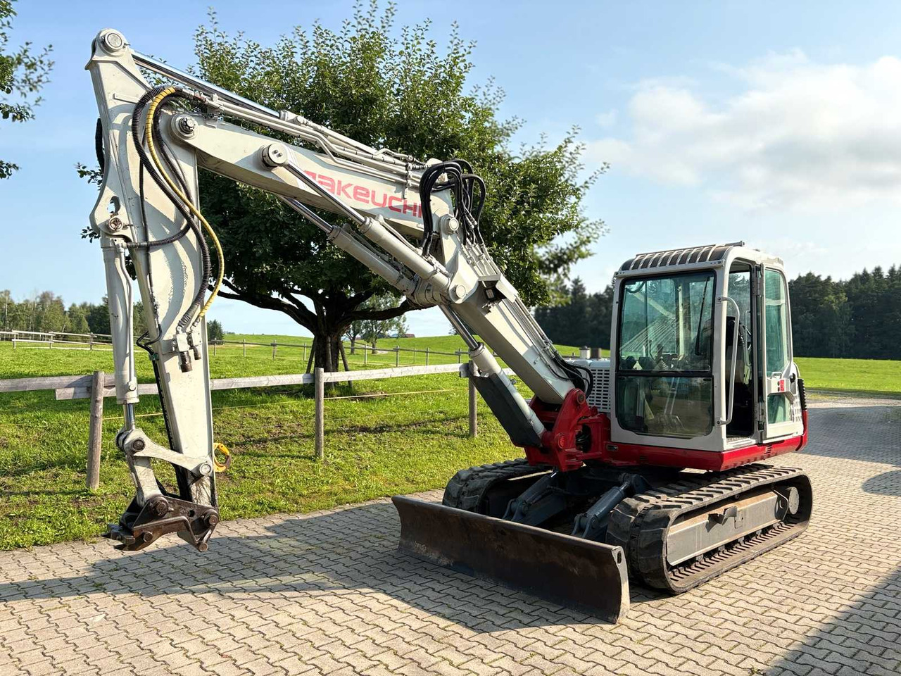 Takeuchi TB 175 CV - Pelle sur chenille: photos 1 Takeuchi TB 175 CV - Pelle sur chenille: photos 1