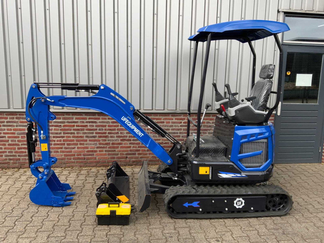 UF Equipment UF EQUIPMENT NM-18 CRAWLER EXCAVATOR - Pelle sur chenille: photos 2 UF Equipment UF EQUIPMENT NM-18 CRAWLER EXCAVATOR - Pelle sur chenille: photos 2