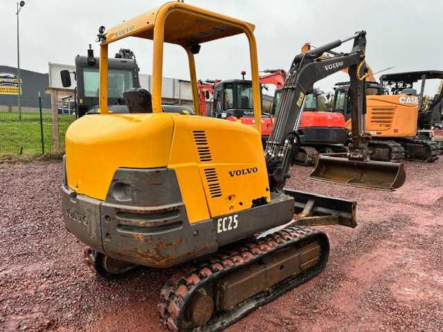 VOLVO EC 25 MINI CRAWLER EXCAVATOR 2.6 TON - Mini pelle: photos 5 VOLVO EC 25 MINI CRAWLER EXCAVATOR 2.6 TON - Mini pelle: photos 5