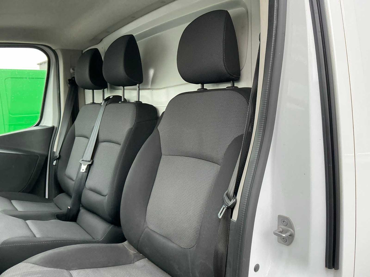 Véhicule utilitaire 2020 RENAULT TRAFIC 1.6DCI 95 T95 L1H1 COMFORT COMMERCIAL VEHICLE: photos 20 Véhicule utilitaire 2020 RENAULT TRAFIC 1.6DCI 95 T95 L1H1 COMFORT COMMERCIAL VEHICLE: photos 20