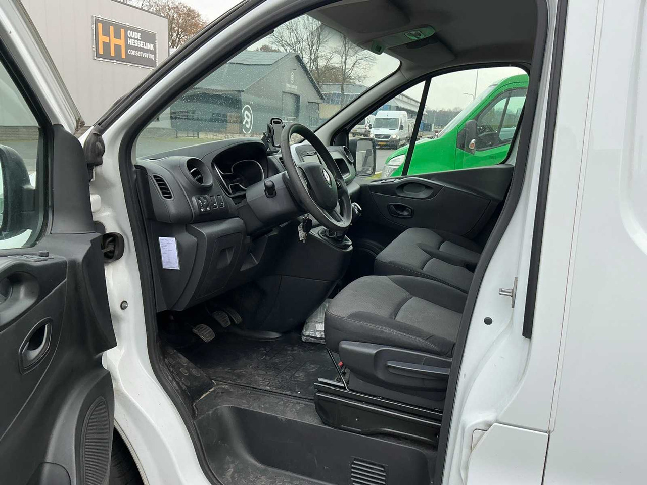 Véhicule utilitaire 2020 RENAULT TRAFIC 1.6DCI 95 T95 L1H1 COMFORT COMMERCIAL VEHICLE: photos 18 Véhicule utilitaire 2020 RENAULT TRAFIC 1.6DCI 95 T95 L1H1 COMFORT COMMERCIAL VEHICLE: photos 18