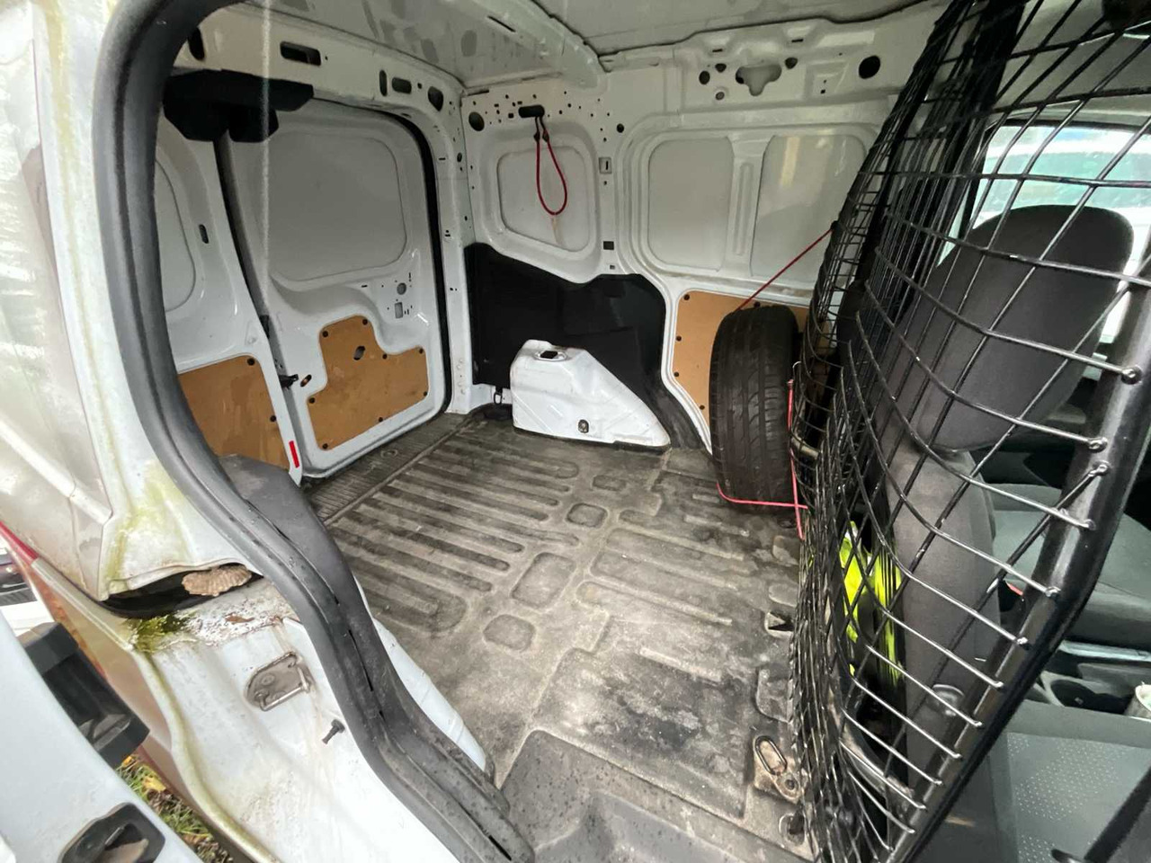 Véhicule utilitaire FORD TRANSIT COURIER VAN: photos 14 Véhicule utilitaire FORD TRANSIT COURIER VAN: photos 14