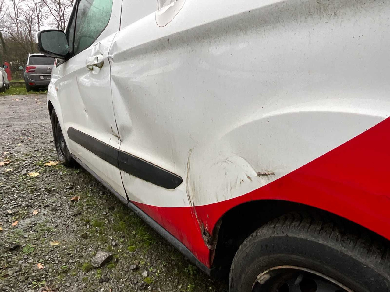 Véhicule utilitaire FORD TRANSIT COURIER VAN: photos 16 Véhicule utilitaire FORD TRANSIT COURIER VAN: photos 16