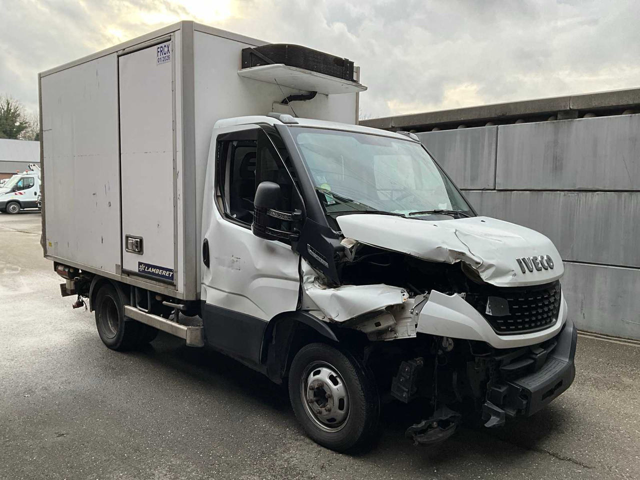 IVECO DAILY 35C14 REFRIGERATED TRUCK - COMMERCIAL VEHICLE (DAMAGE) - Véhicule utilitaire: photos 3 IVECO DAILY 35C14 REFRIGERATED TRUCK - COMMERCIAL VEHICLE (DAMAGE) - Véhicule utilitaire: photos 3
