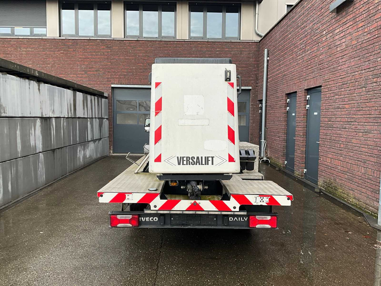 IVECO DAILY 35S14 AERIAL PLATFORM - COMMERCIAL VEHICLE (DAMAGE) - Véhicule utilitaire: photos 5 IVECO DAILY 35S14 AERIAL PLATFORM - COMMERCIAL VEHICLE (DAMAGE) - Véhicule utilitaire: photos 5