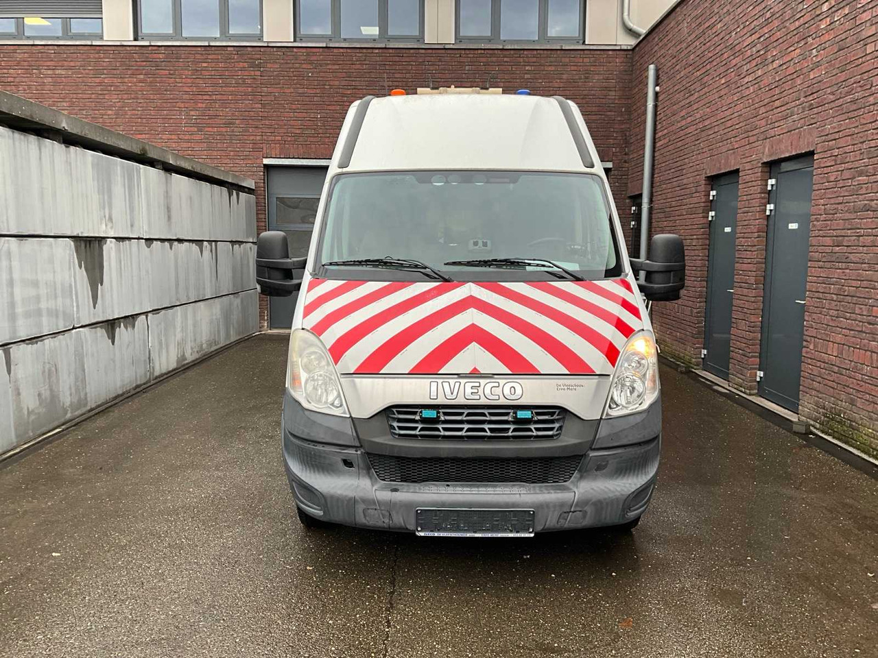 IVECO DAILY 50C18V - COMMERCIAL VEHICLE - Véhicule utilitaire: photos 2 IVECO DAILY 50C18V - COMMERCIAL VEHICLE - Véhicule utilitaire: photos 2