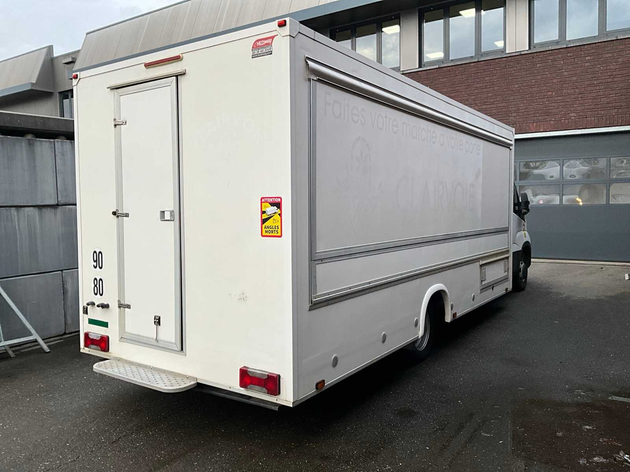 IVECO DAILY (MARKET STALL) - COMMERCIAL VEHICLE - Véhicule utilitaire: photos 4 IVECO DAILY (MARKET STALL) - COMMERCIAL VEHICLE - Véhicule utilitaire: photos 4
