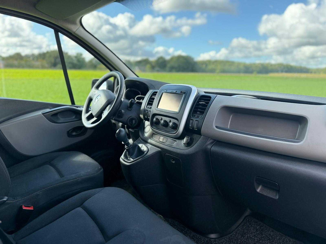 Véhicule utilitaire RENAULT - TRAFIC - 1.6 DCI T27 L1H1 COM - V-657-VR: photos 10