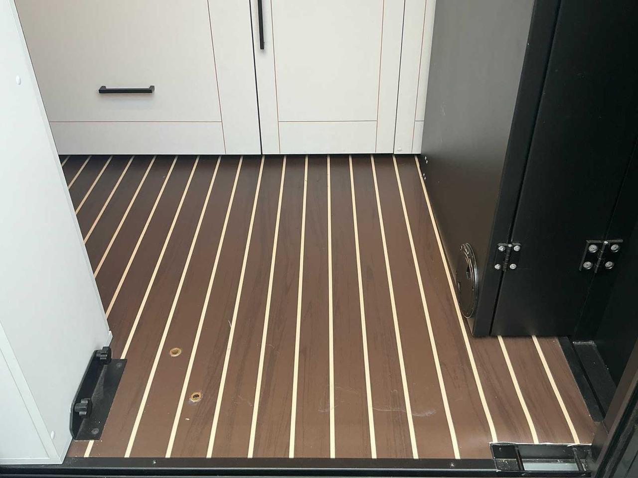 Véhicule utilitaire VOLKSWAGEN CRAFTER TDI L2H2 CAMPER BUS HZG-42-R: photos 10