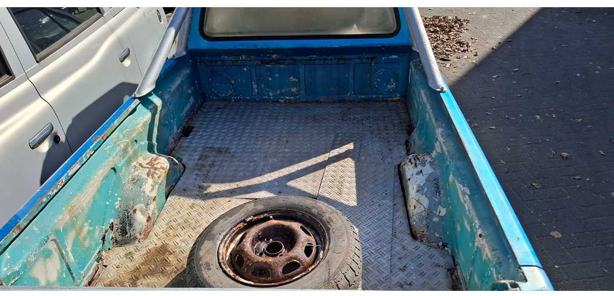 VOLKSWAGEN - PICKUP - CADDY - GERMAN - Véhicule utilitaire: photos 4 VOLKSWAGEN - PICKUP - CADDY - GERMAN - Véhicule utilitaire: photos 4