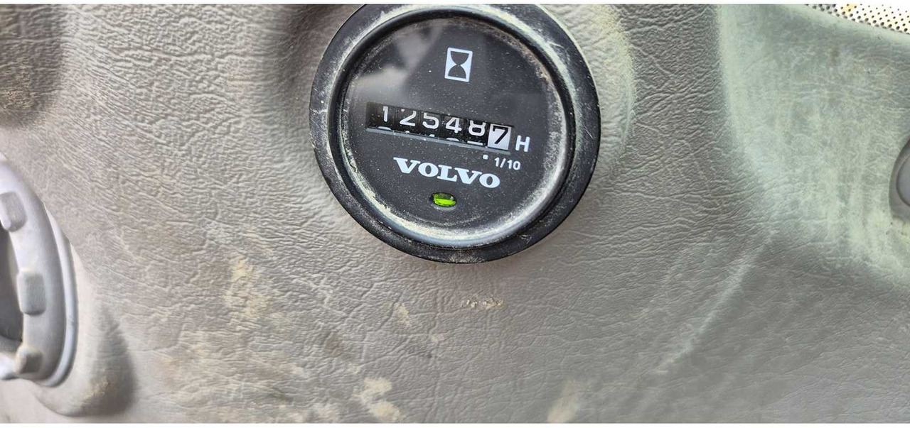 Volvo Construction Equipment VOLVO CONSTRUCTION EQUIPMENT - EW140C - WHEELED EXCAVATOR - 2007 - Pelle sur pneus: photos 5 Volvo Construction Equipment VOLVO CONSTRUCTION EQUIPMENT - EW140C - WHEELED EXCAVATOR - 2007 - Pelle sur pneus: photos 5