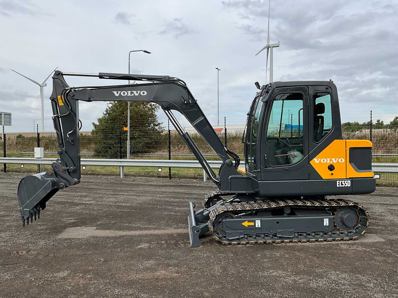 Volvo ED55D - Pelle sur chenille: photos 2 Volvo ED55D - Pelle sur chenille: photos 2