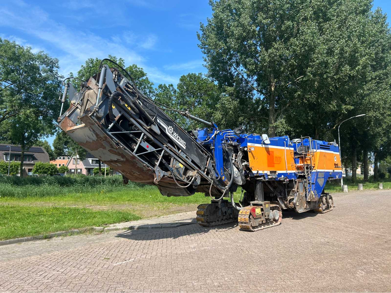 Wirtgen W2200 - Fraiseuse à froid: photos 1 Wirtgen W2200 - Fraiseuse à froid: photos 1