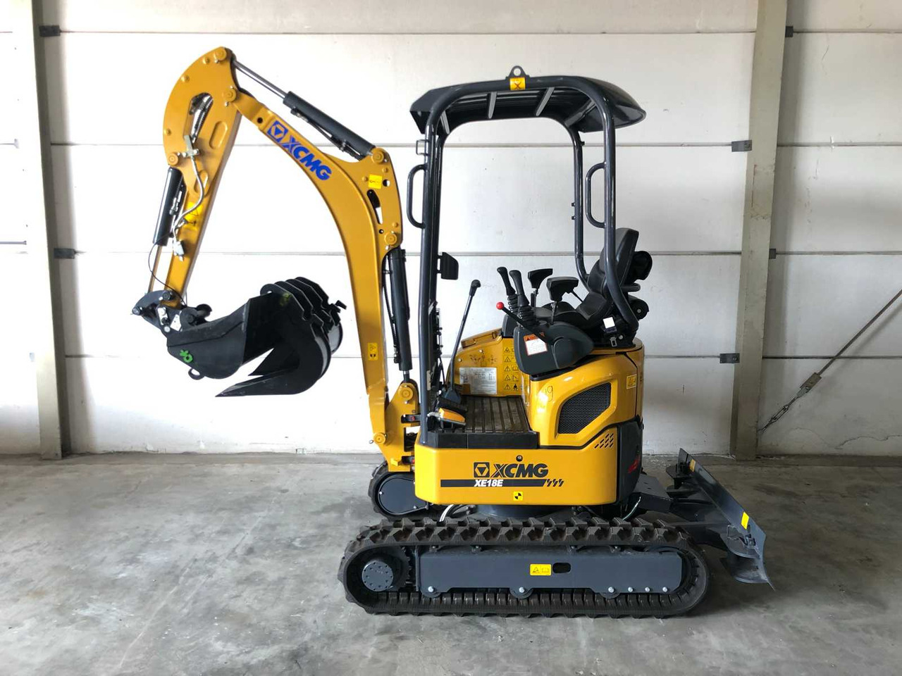 XCMG XE18E - Pelle sur chenille: photos 3 XCMG XE18E - Pelle sur chenille: photos 3