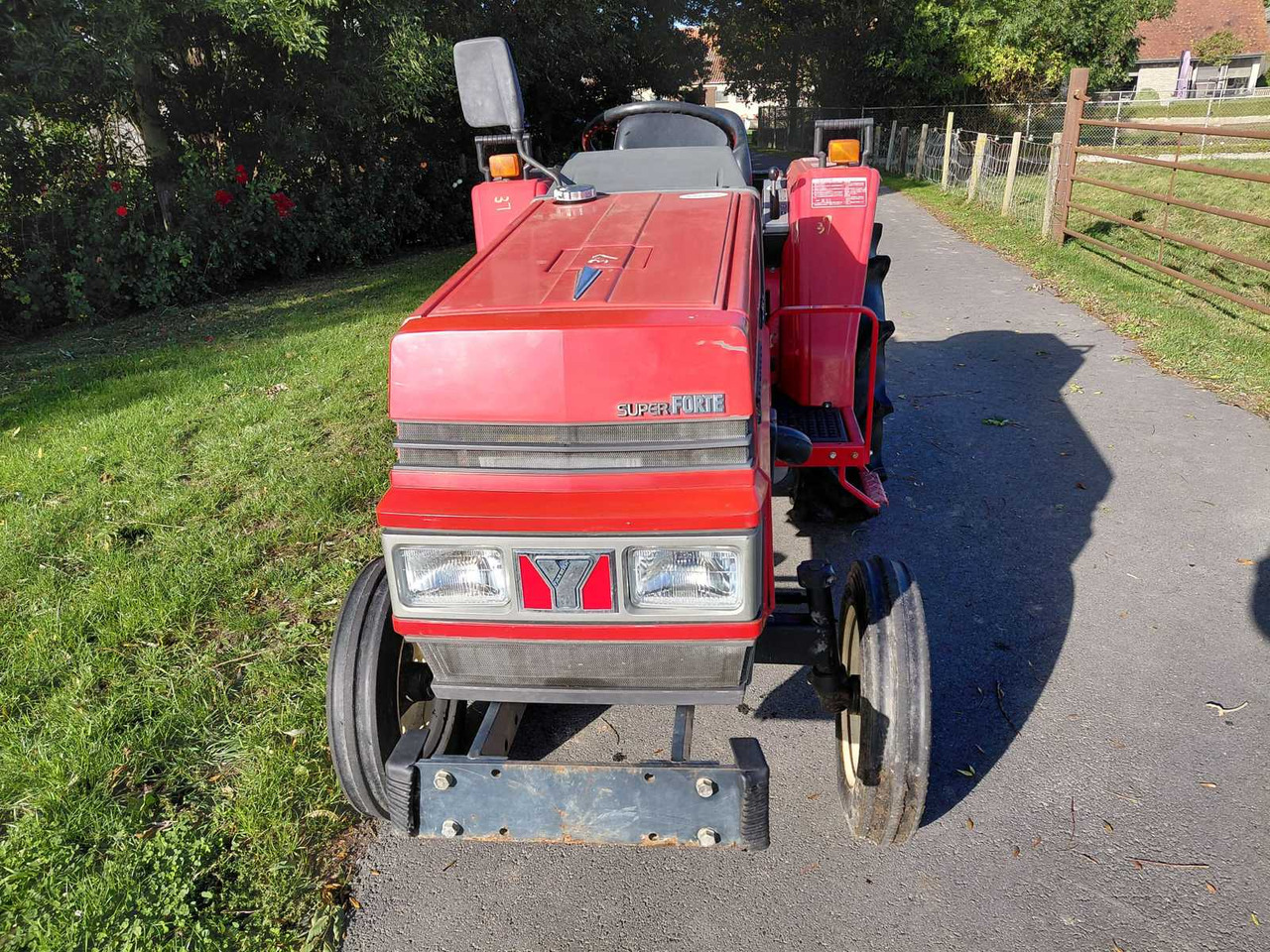 Yanmar F125 - Micro tracteur: photos 2 Yanmar F125 - Micro tracteur: photos 2