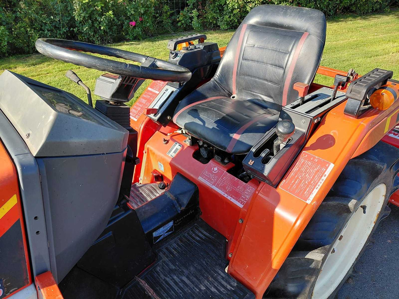 Yanmar F155 - Micro tracteur: photos 5 Yanmar F155 - Micro tracteur: photos 5